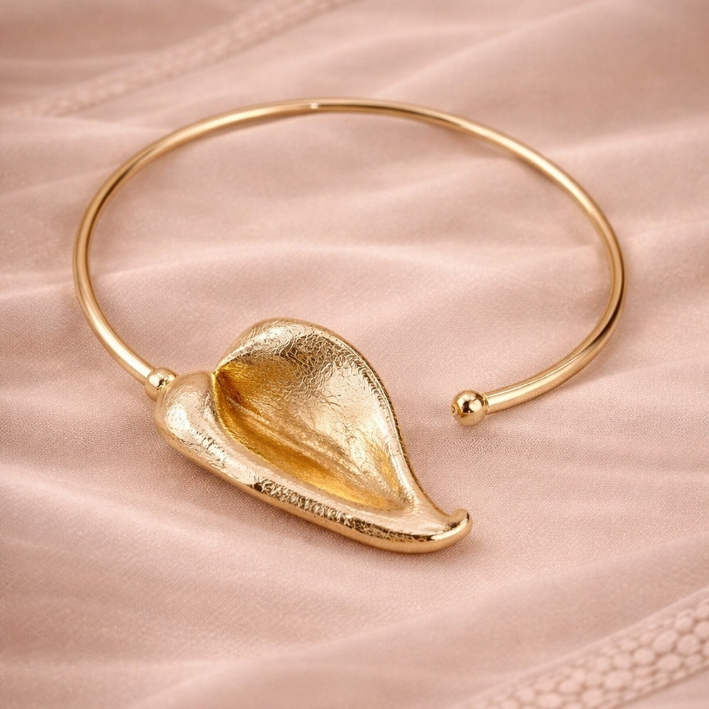Horseshoe Lotus Gold Bangle Flower Necklace